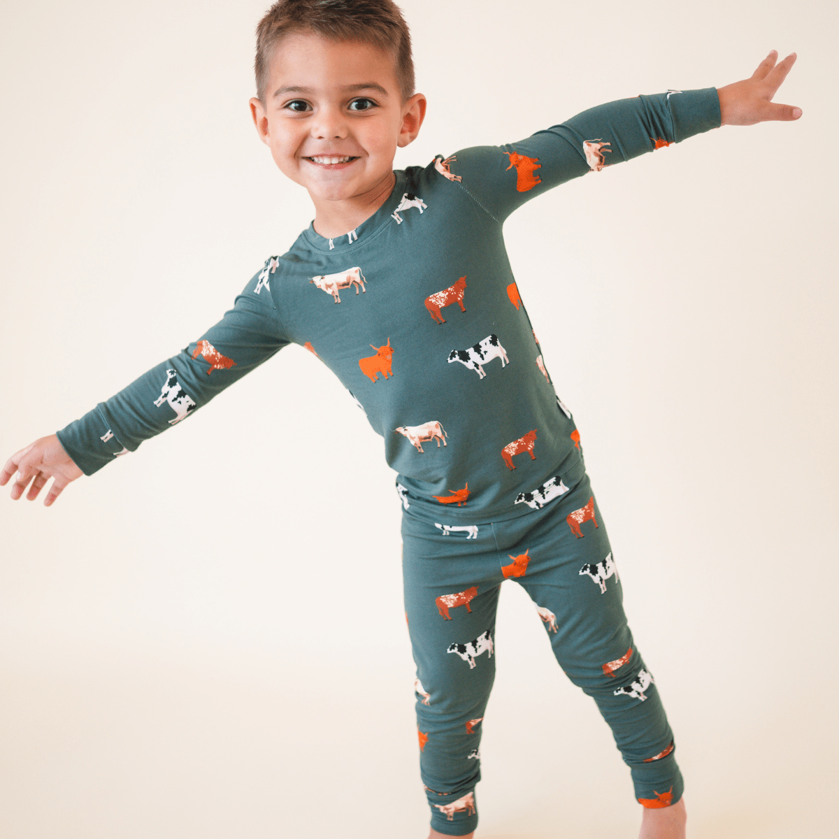Bamboo 2-Piece Set - Green Cow – bug + bean kids