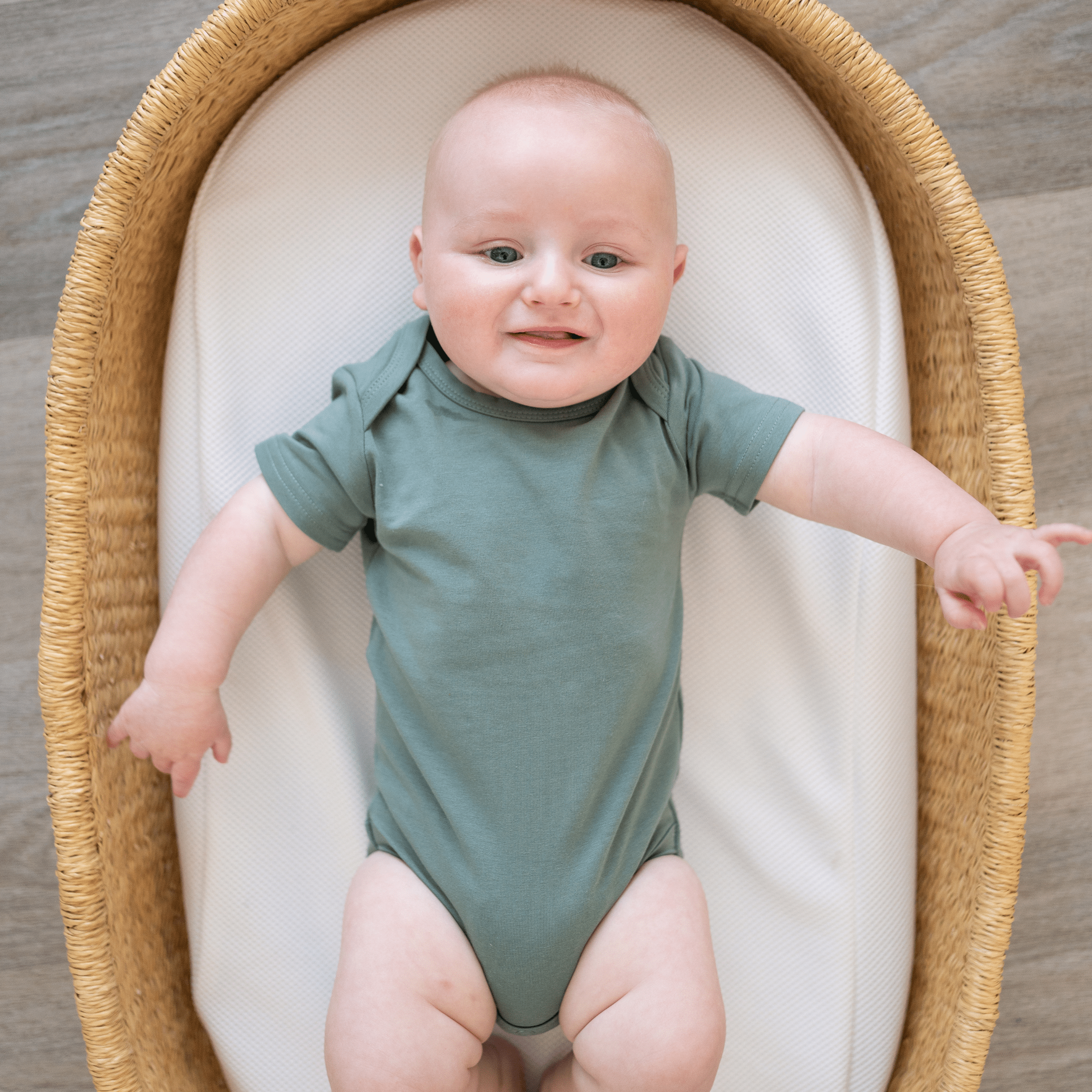 Organic Cotton Baby Bodysuit – Basil Green, Short Sleeve – bug + bean kids